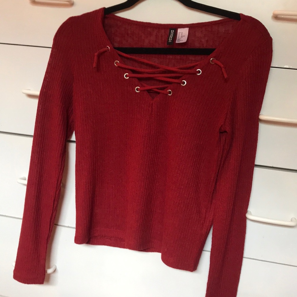 H&M long sleeve, dark red, crosses